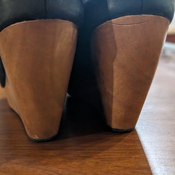 Aldo Leather & Wooden Wedge Peep Toe Heels - Picture 9 of 9